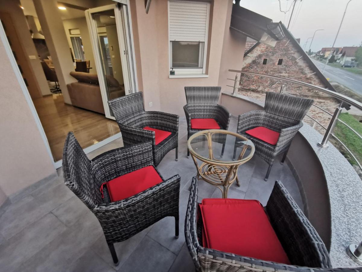 Apartman Bozur **** Satnica Dakovacka 外观 照片