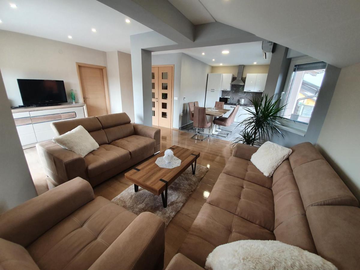 Apartman Bozur **** Satnica Dakovacka 外观 照片