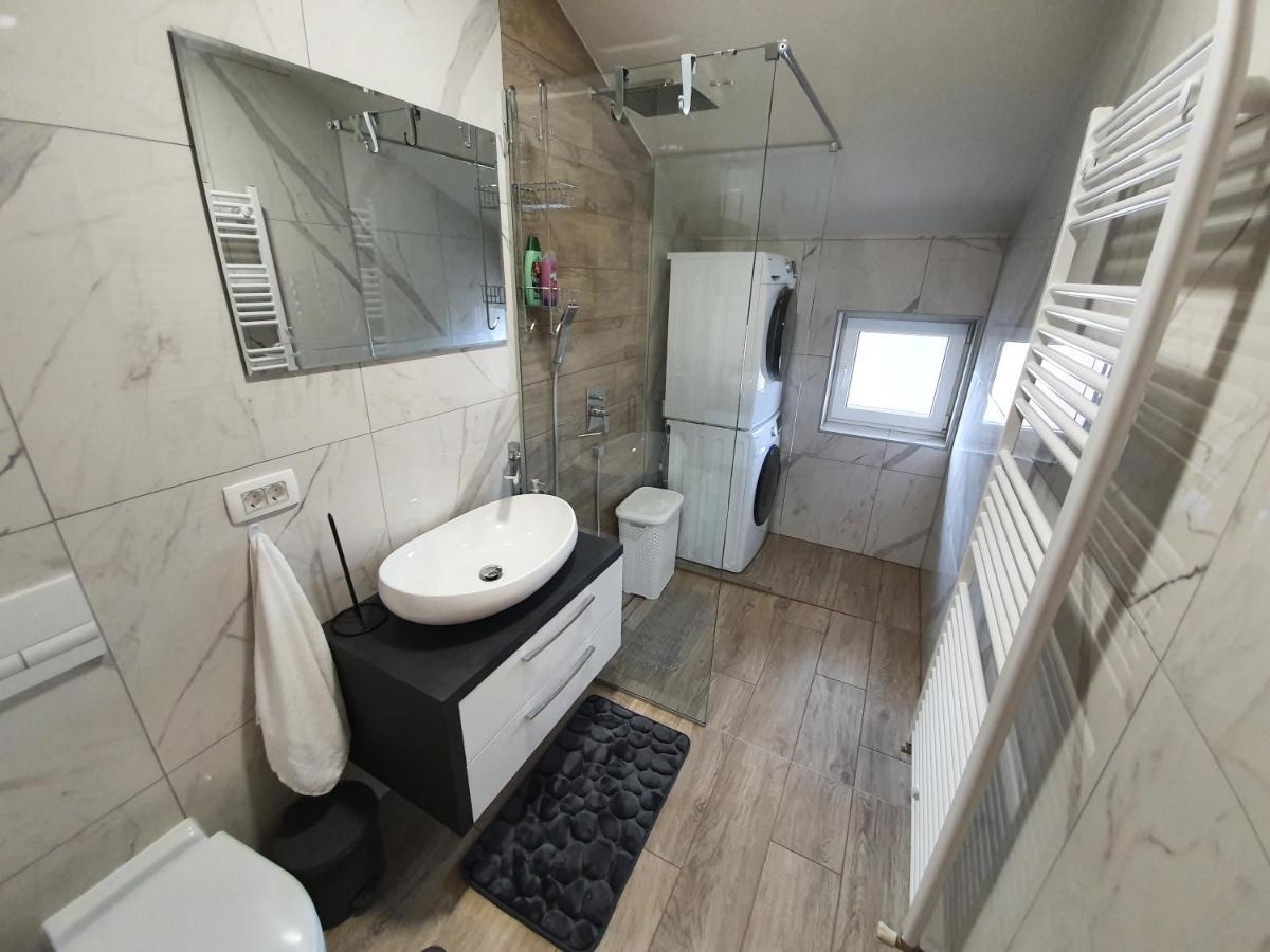 Apartman Bozur **** Satnica Dakovacka 外观 照片