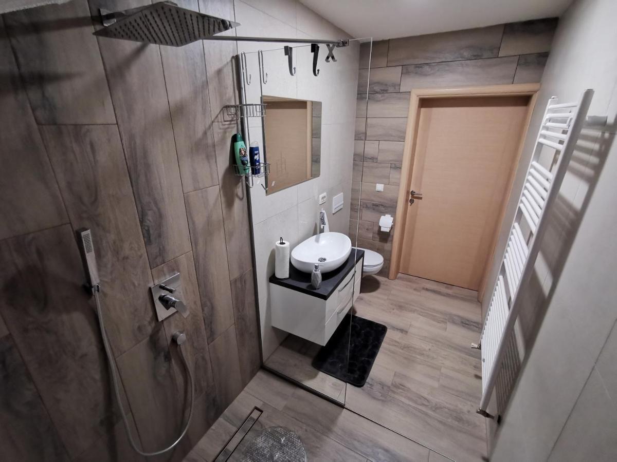 Apartman Bozur **** Satnica Dakovacka 外观 照片