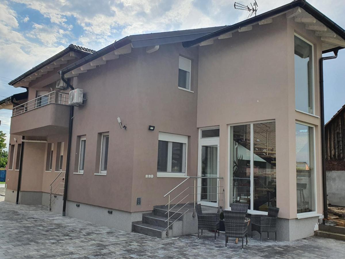 Apartman Bozur **** Satnica Dakovacka 外观 照片