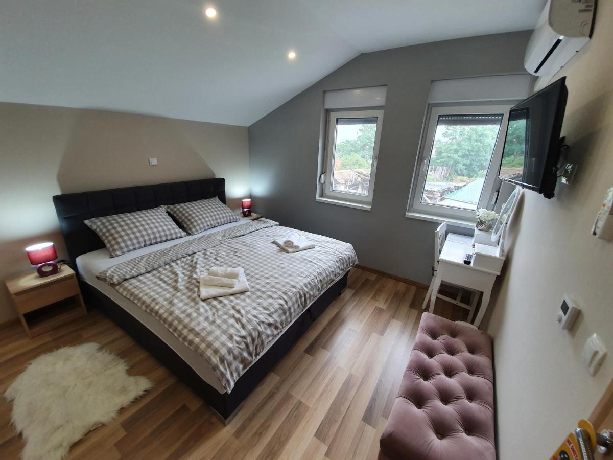 Apartman Bozur **** Satnica Dakovacka 外观 照片