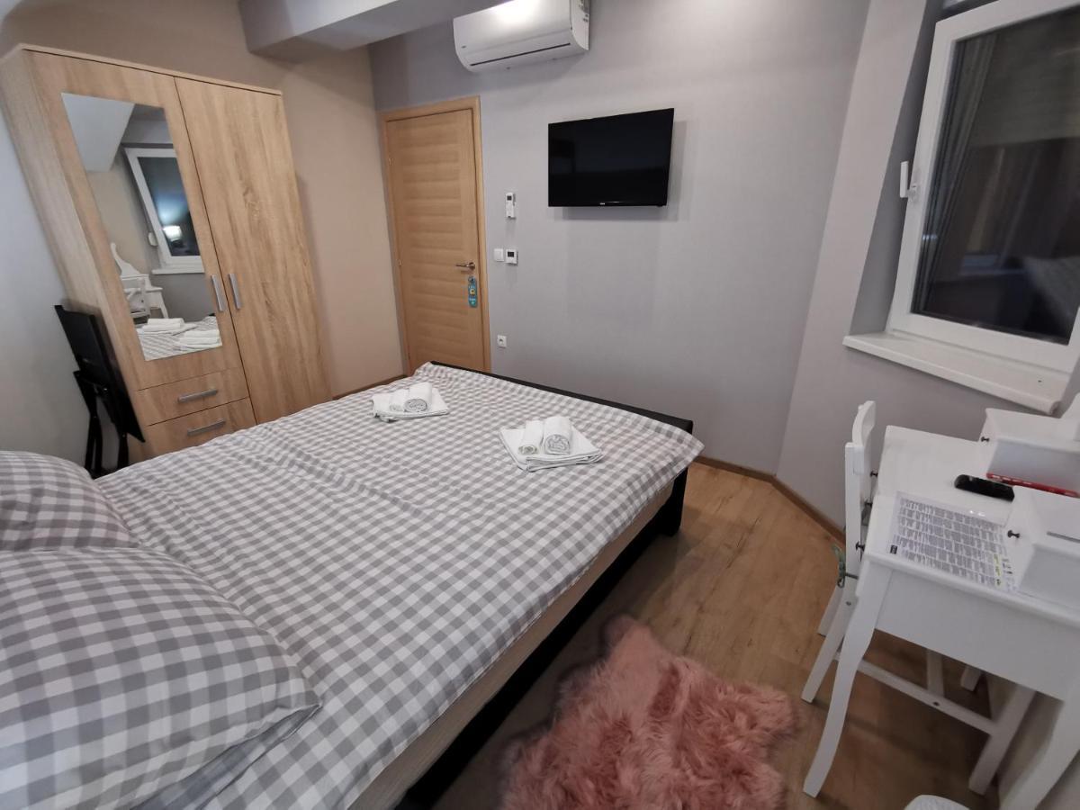 Apartman Bozur **** Satnica Dakovacka 外观 照片