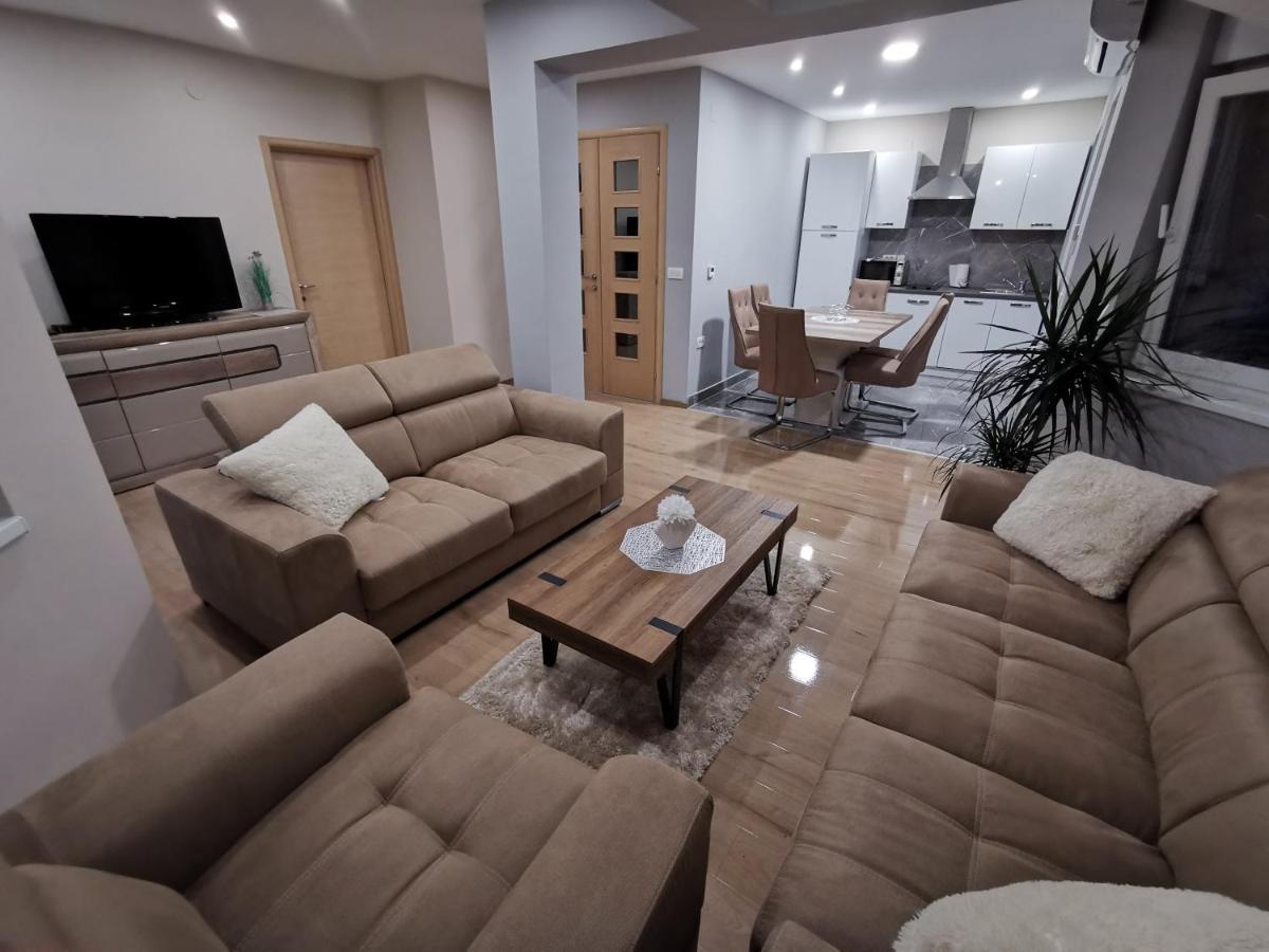 Apartman Bozur **** Satnica Dakovacka 外观 照片