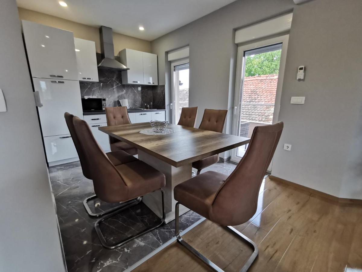 Apartman Bozur **** Satnica Dakovacka 外观 照片